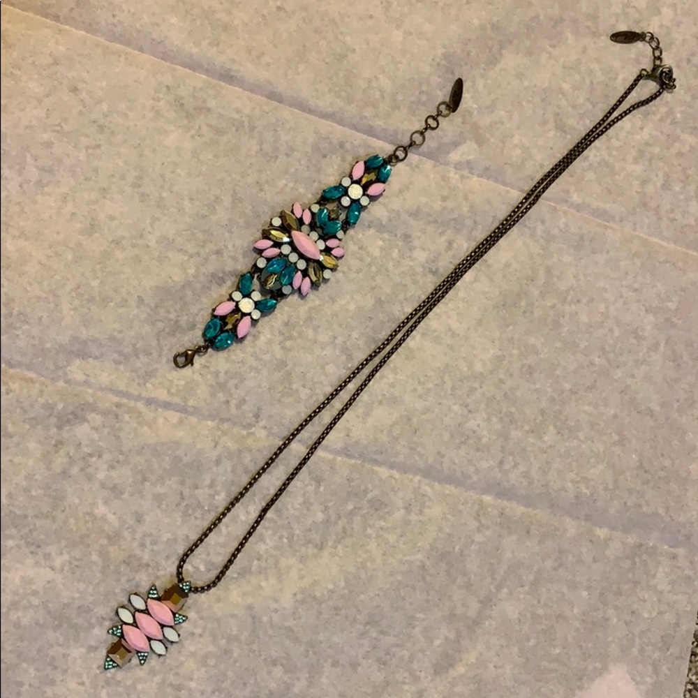 Plunder Bracelet and Necklace Set.